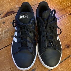Adidas Sneakers